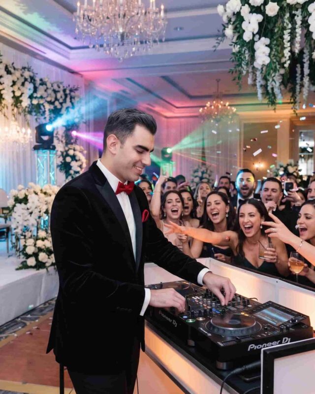 Wedding DJ tasos